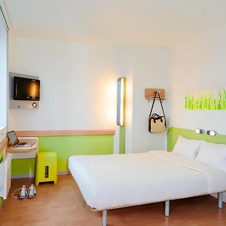 Ibis Budget Orly Chevilly Tram 7 2*
