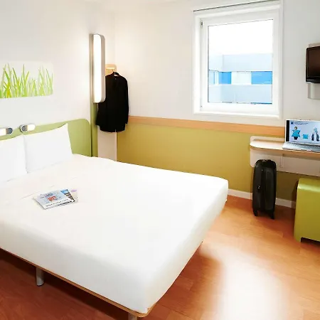 Ibis Budget Orly Chevilly Tram 7 2*