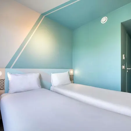 Ibis Budget Orly Chevilly Tram 7 2*