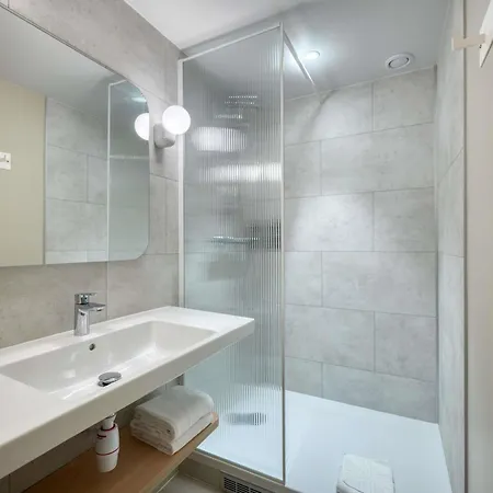 Ibis Budget Orly Chevilly Tram 7 מלון