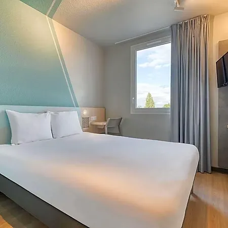 Ibis Budget Orly Chevilly Tram 7 فندق فيتري سور سين
